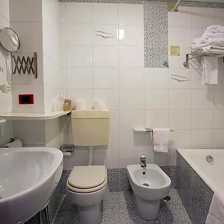 Salsello Hotell 3*